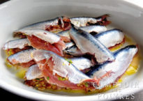 Sardines farcies aux herbes et poivre des oiseaux