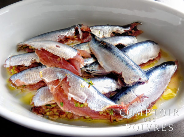 Sardines farcies aux herbes et poivre des oiseaux