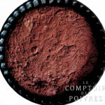 Gâteau au chocolat et poivre long rouge