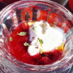 Compote de rhubarbe, yaourt et poivre long