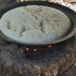 Cuisson de la sève de fleur de palmier